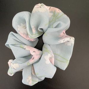 light blue scrunchie w/ pink flowers